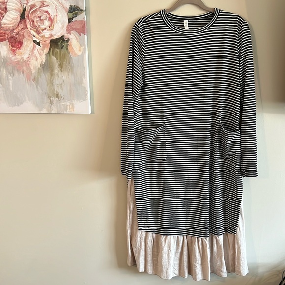 Flamingo Urban Dresses & Skirts - FLAMINGO URBAN NWOT Women’s Dress Size large